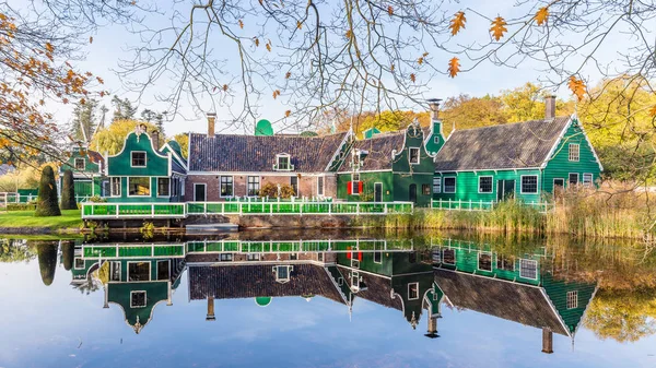 Typowa holenderska wieś krajobraz — Zdjęcie stockowe
