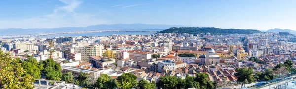 Vista panorámica de Cagliari, capital de Cerdeña, Italia —  Fotos de Stock