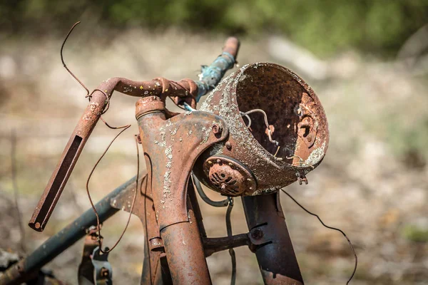 Moldura enferrujada de uma motocicleta — Fotografia de Stock