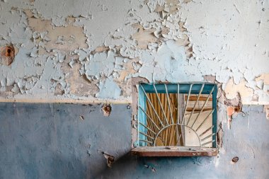 Postanenin bilet gişesi