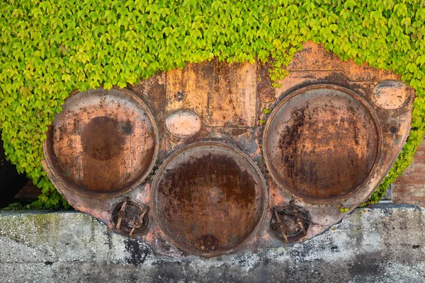 Big rusted barrel — Stock Photo, Image