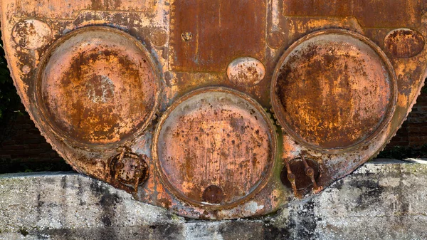Big rusted barrel — Stock Photo, Image