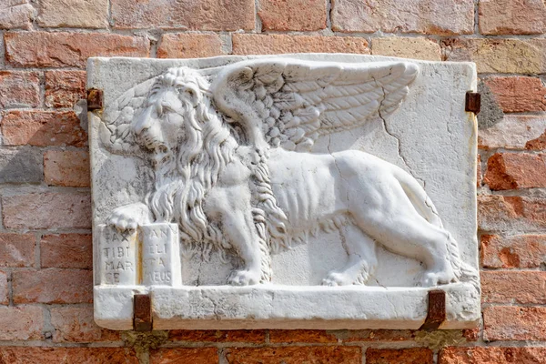 Winged lion, symbol of Venice, Italy — Stock Photo, Image