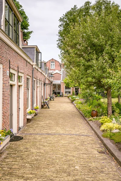 Lutherse Almshouse em Haarlem, Países Baixos — Fotografia de Stock