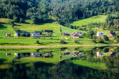 Norveç'te Voss Hordaland ilçesi yakınlarındaki köy