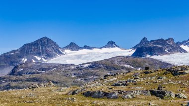 Norveç'in çatısında bakış açısı Sognefjellshytta