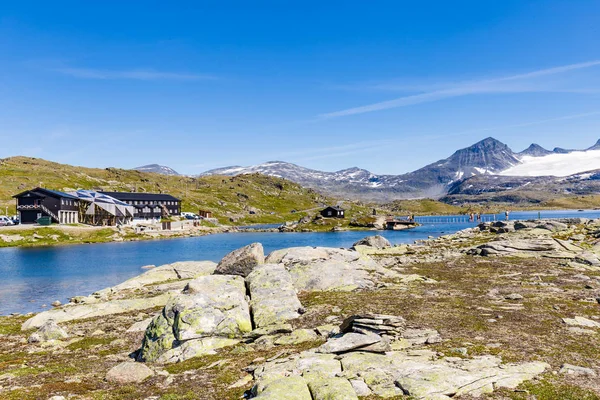 Pohled Sógnefjellshytta na střeše Norska — Stock fotografie
