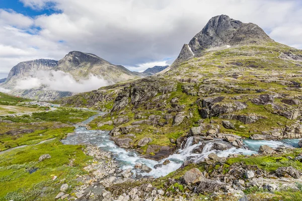 Norská krajina kolem centra Trollstigen — Stock fotografie