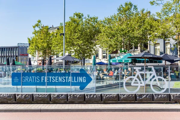 Fahrradabstellplätze in Tilburg in den Niederlanden — Stockfoto