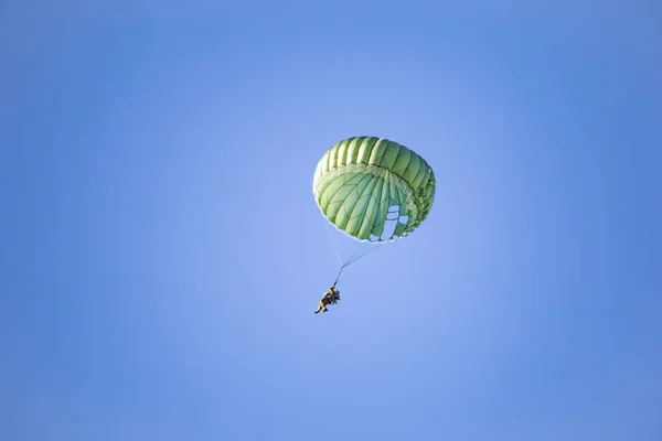 Výsadkáři přeskočí Nizozemsko — Stock fotografie