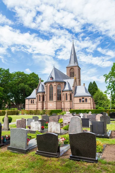 Church and cemetry in Rechteren, Netherlands — Stock Photo, Image