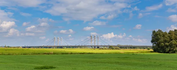 Tacitus brug Ewijk in Nederland — Stockfoto