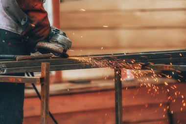 işçi, alet, öğütücü, kıvılcım, öğütme, metal, iş, eldiven sıcak korkunç deneyim ev onarım trend inşa