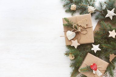 Sıfır atık Noel konsepti düz. Çevre ve doğal ambalaj.