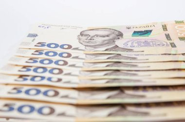 Ukrayna Hryvnia 'sı, 500 Hryvnia' nın yeni banknotları. Hryvnia (UAH.) Kapatın. Finansal geçmiş. Para arkaplanı.