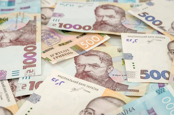 Yeni 1000 ve 500 hryvnias, yakın plan. Bir sürü Hryvnia..