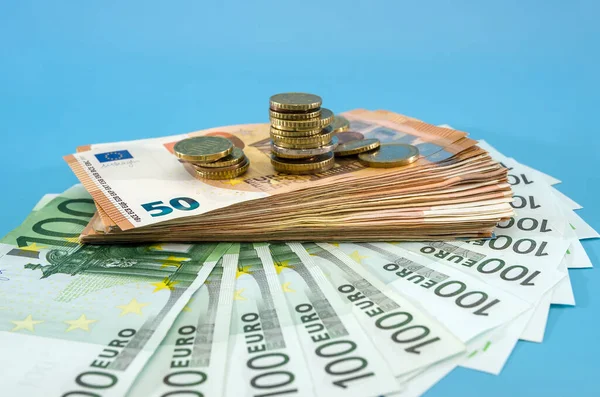 Європейські Банкноти Монети Синьому Фоні Концепція Бізнесу Концепція Заощадження — стокове фото