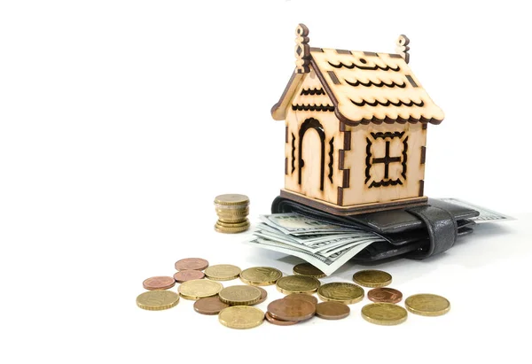 Holzhaus Geld Und Brieftasche Auf Weiß Der Kauf Von Immobilien — Stockfoto
