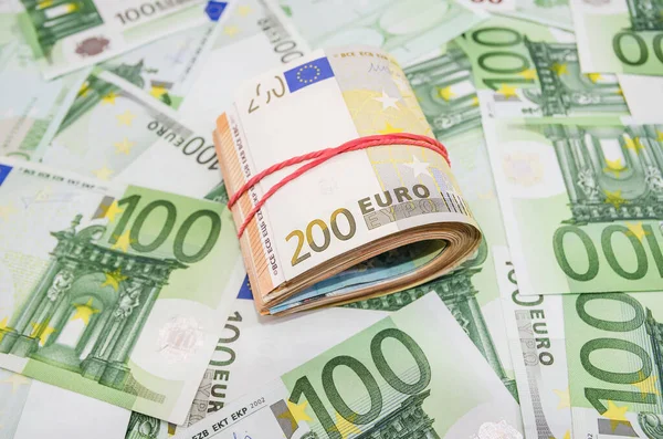 Складені Банкноти Євро Грошовому Фоні Європейські Банкноти Пов Язані Еластичною — стокове фото