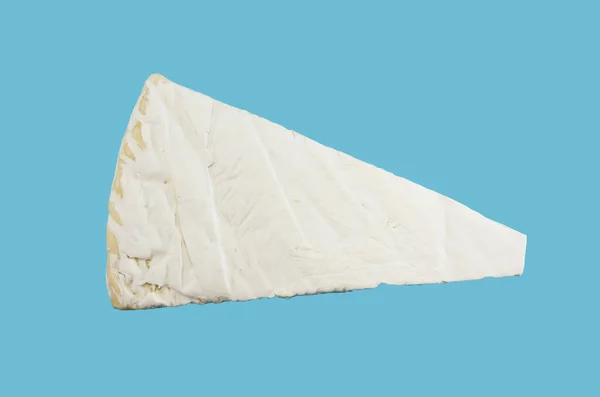 Pedaço Queijo Brie Isolado Fundo Azul Vista Cima — Fotografia de Stock