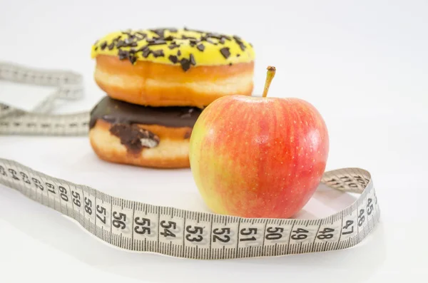 Keuze Tussen Appel Junkfood Donut Dieet Gezond Voedsel Concept Vegetarisch — Stockfoto
