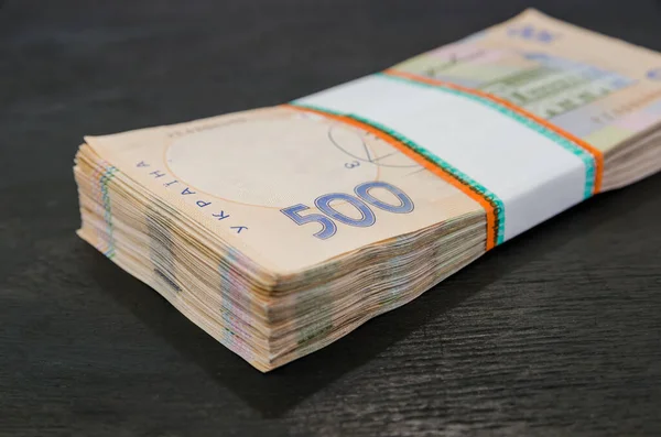 Упаковка Гривен Черном Фоне Украинские Деньги 500 Гривен Банкнот Много — стоковое фото