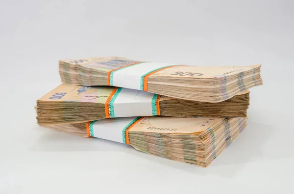 Buntar Ukrainska Pengar Isolerade Vit Bakgrund Staplar Hryvnia 200 500 — Stockfoto