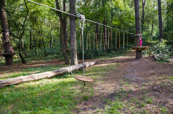 Екстремальний Мотузковий Лабіринт Деревах Мотузковий Парк Дітей — стокове фото