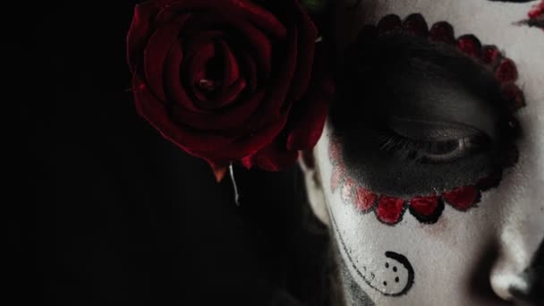 Día Mexicano Los Muertos Mujer Joven Con Cráneo Azúcar Halloween — Vídeos de Stock