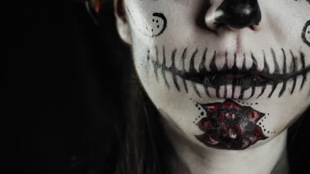 Día Mexicano Los Muertos Mujer Joven Con Cráneo Azúcar Halloween — Vídeos de Stock