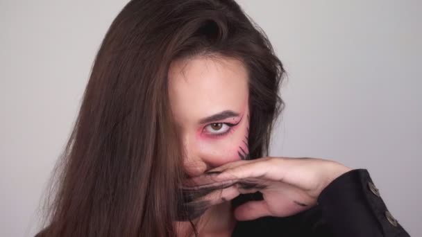 Сексуальная Женщина Мажет Лицо Краской Женщина Смывает Макияж Хэллоуин Высококачественные — стоковое видео