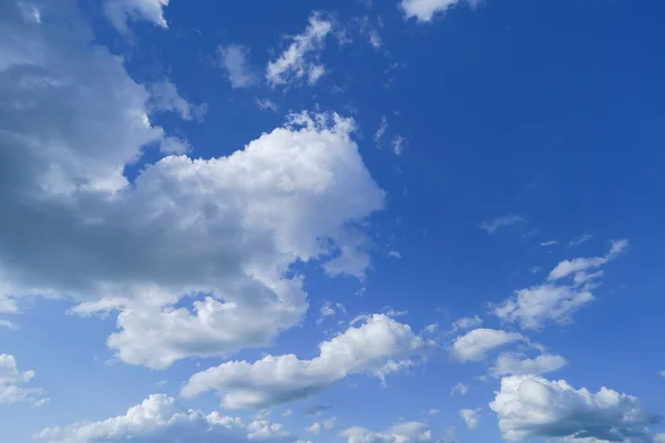 Prachtige Heldere Blauwe Lucht Witte Wolken — Stockfoto