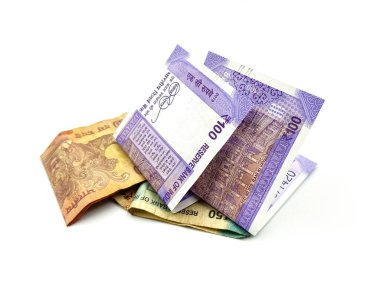 Beyaz arkaplanda izole edilmiş Hint para birimi