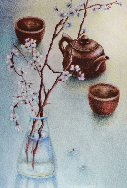 下图显示了有两个陶瓷杯和一个水壶的桌子 附近是一个玻璃花瓶 上面有一枝樱花 用彩色铅笔制作的图 — 图库照片