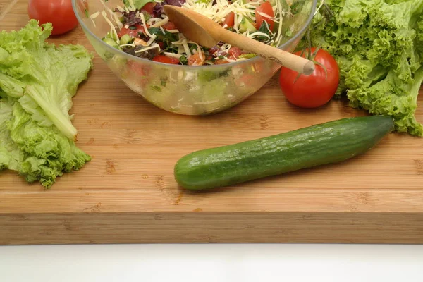 Salad Vegetables Vegetal Fresco Bowl Vegetables Uma Mesa Madeira Vegetais — Fotografia de Stock