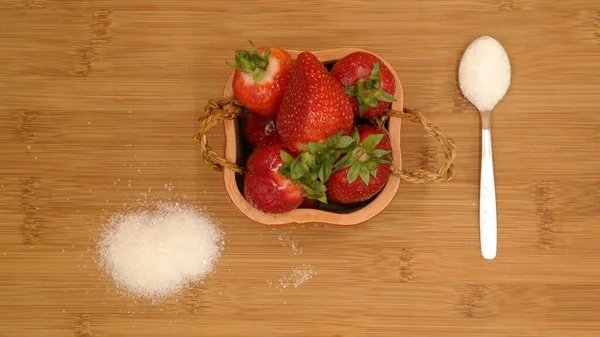 Fresas Una Mesa Madera Verduras Tablero Madera Fresa Piña Frutas — Foto de Stock