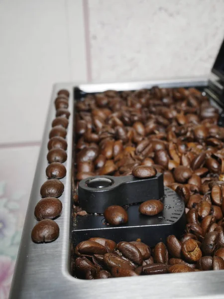 Ziarna Kawy Młynek Kawy Ciasteczka Piekarnika Palona Kawa Fasola Filiżance — Zdjęcie stockowe