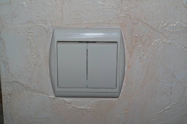 Duvardaki ışık düğmesi