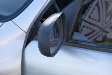 Bir eğlence parkında taşıma aracının kolu.