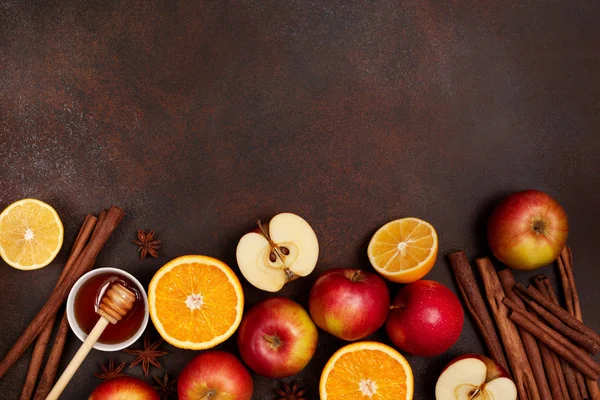 Ingredientes Para Bebidas Invierno Vino Caliente Ponche Manzanas Naranja Limón — Foto de Stock