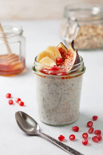 Egészséges Táplálkozás Reggelit Egyik Napról Másikra Oatmeal Chia Olajos Magvak — Stock Fotó