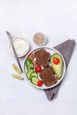 Sağlıklı sandviç yapmak için malzemeler