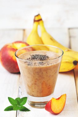 Şeftali muz smoothies 