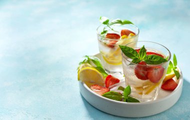 çilek fesleğen limonata