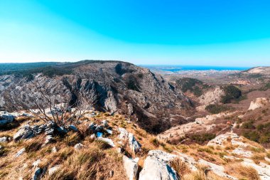 Val Rosandra, bir bahar sabahı Trieste şehir yakınındaki güzellikteki bir vadinin