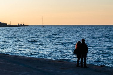 Trieste körfezinde kış akşamı