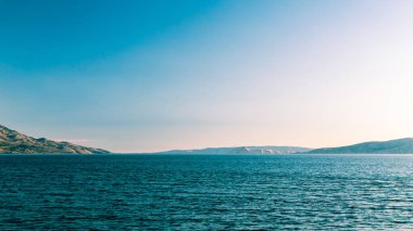 Senj limanının önünde gün batımı