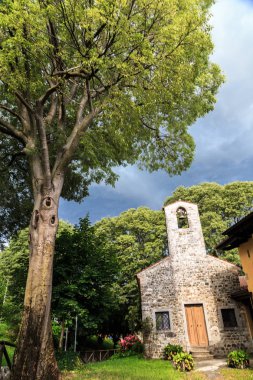 Küçük bir şapel, Friuli Venezia Giulia alanlardaki