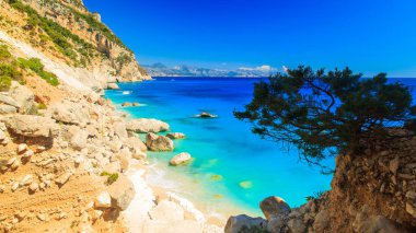 Orosei Körfez, Sardunya güzel koyda