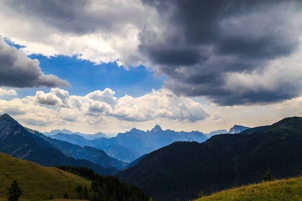 Cloudy Day Mountains Carnic Alps Udine Province Friuli Venezia Giulia — Φωτογραφία Αρχείου